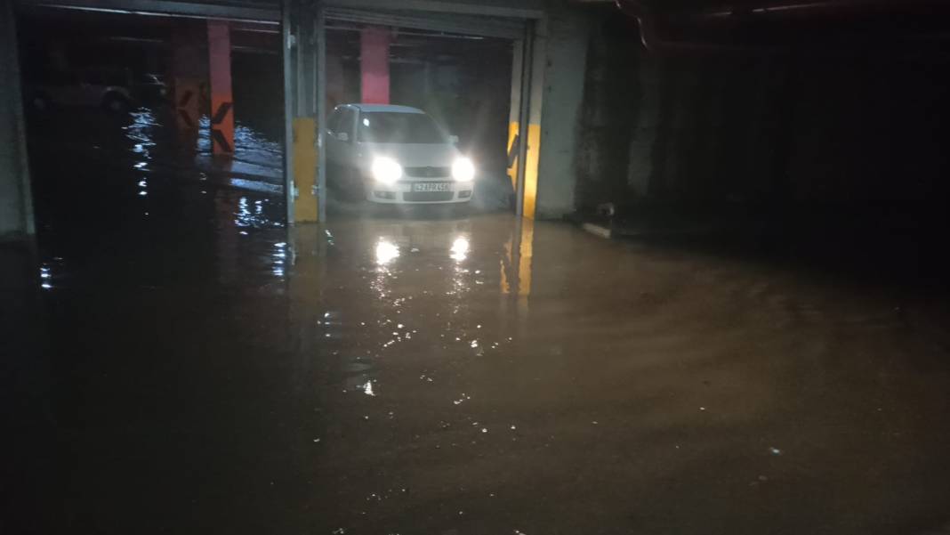 Seydişehir'de afet! İlçeyi sel götürdü, dolu vurdu 7